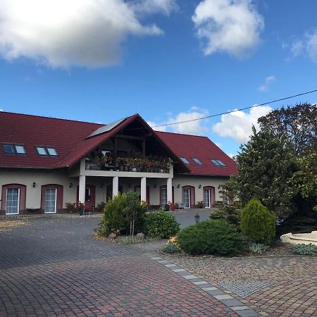 奥普尔 Arkadia Gosciniec-Klima,Parking,Ogrod酒店 外观 照片